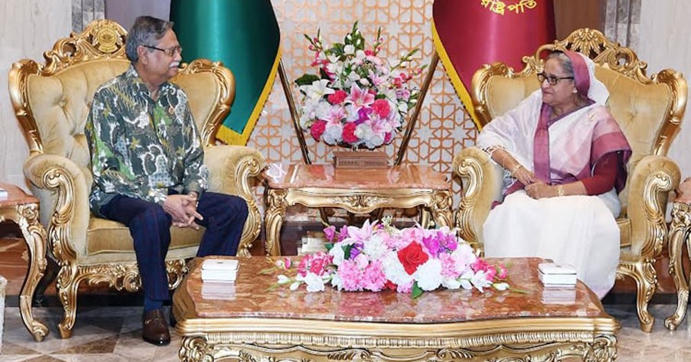 রাষ্ট্রপতির সঙ্গে বঙ্গভবনে প্রধানমন্ত্রীর সৌজন্য সাক্ষাৎ