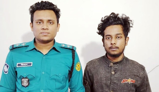 জন্মদিনে বান্ধবীকে উপহার দিতে অদ্ভুত কাণ্ড ঘটাল শিক্ষার্থী, কলাবাগান থানার ওসি যা বললেন