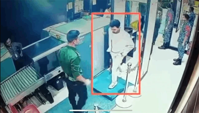 বিমানবন্দরে ব্যাগে গুলির ম্যাগাজিন পাওয়ার বিষয়ে যা জানালেন উপদেষ্টা আসিফ