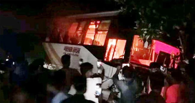 বাস-মাহিন্দ্রা সংঘর্ষে ময়মনসিংহে নিহত ৬
