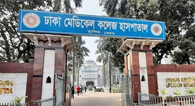 রাজধানীতে কোরবানির সময় গরুর লাথি ও ধারালো অস্ত্রের আঘাতে আহত শতাধিক