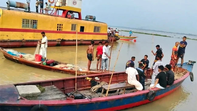 মেঘনায় ফেরি দুর্ঘটনায় ১৩ ঘণ্টা পর শাশুড়ি-পুত্রবধূর লাশ উদ্ধার