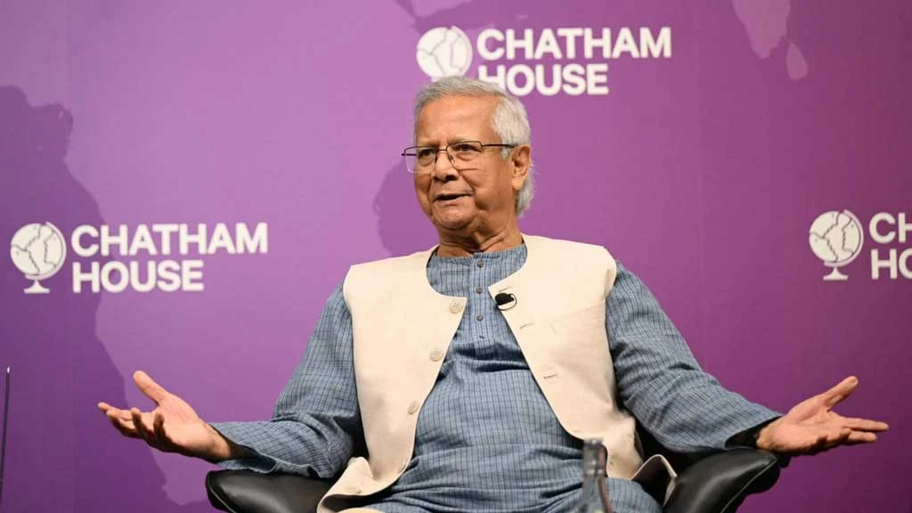 ভারত ও চীনের সঙ্গে সম্পর্ক নিয়ে এক প্রশ্নে ড. ইউনূস বলেন, ”এখন পরিস্থিতি একটু বদলেছে, আমরা এখন সবাইকে কাছে টানছি”