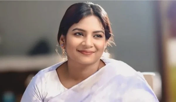 ১৬ জনের স্ক্রিনশট ‘ফাঁস’ করে যা বললেন নিলা ইসরাফিল