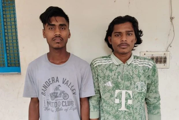 কুমিল্লায় প্রেমিকের খোঁজে বেরিয়ে গণধর্ষণে শিকার তরুণী,  গ্রেপ্তার ৩