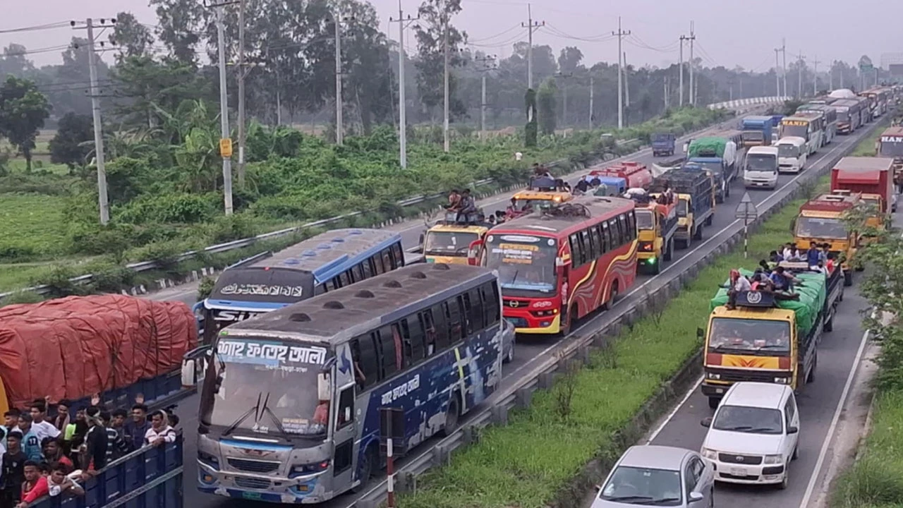 ঢাকা-টাঙ্গাইল-যমুনা সেতু মহাসড়কে অন্তত ২২ কিলোমিটার এলাকাজুড়ে যানজট