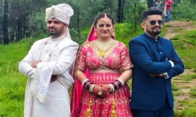 ঐতিহ্য রক্ষায় দুই ভাই বিয়ে করলেন এক নারীকে, খুশি নববধূও (ভিডিও)