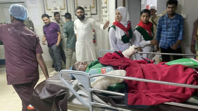 অশ্রুতে ভাসছে উত্তরার আকাশ-বাতাস: নিহত বেড়ে ৩২, অনেকের অবস্থা আশঙ্কাজনক