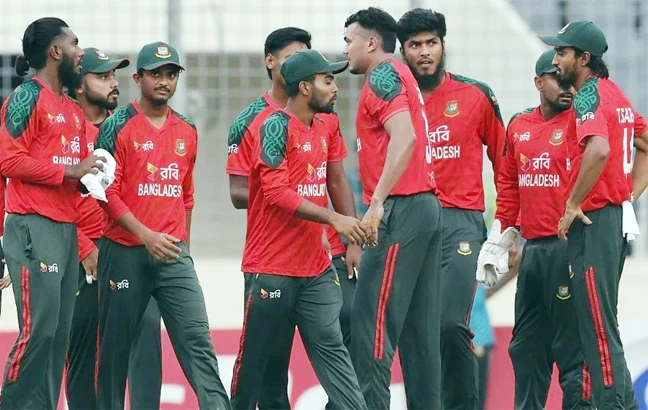 বোলারদের দাপটে ১১০ রানেই থামল পাকিস্তান