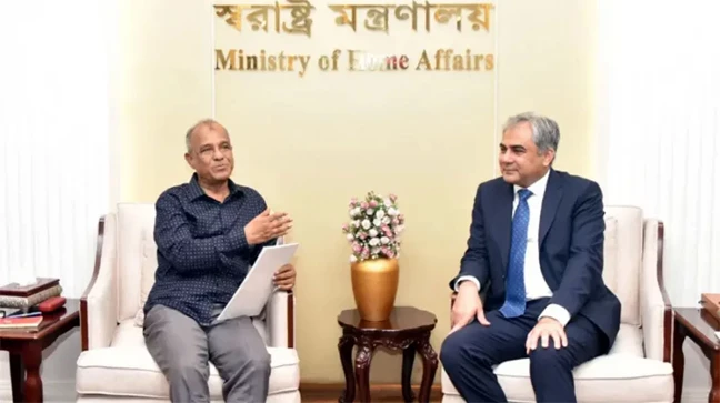 বাংলাদেশ-পাকিস্তান একসঙ্গে কাজ করবে মাদক ও সন্ত্রাস দমনে: স্বরাষ্ট্র উপদেষ্টার সঙ্গে সাক্ষাতে পাক মন্ত্রীর প্রত্যয়