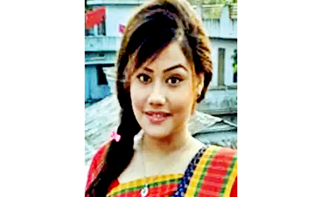 আবার বিতর্কে সিলেটের সেই মৌ, এবার সেনাবাহিনীর চেকপোস্টে ধরা