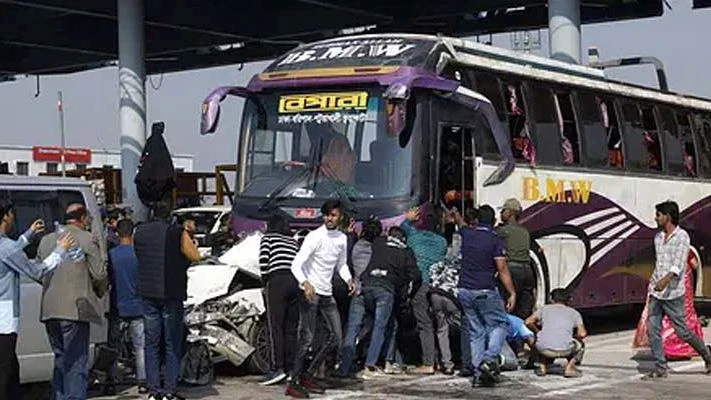 টোলপ্লাজায় ৬ জনের প্রাণহানি: দেড় কোটি টাকা করে ক্ষতিপূরণ দেয়ার রুল