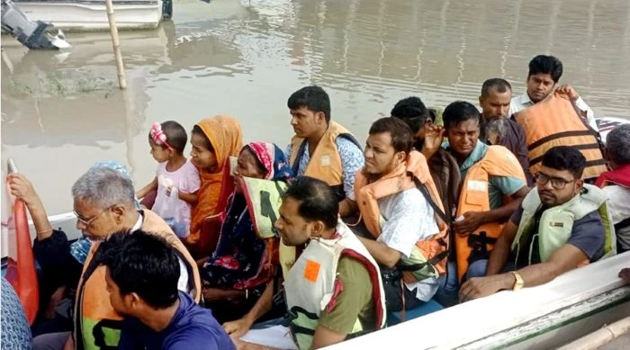 পদ্মা পারাপারে লাইফ জ্যাকেট বাধ্যতামূলক: চরভদ্রাসনে স্পিডবোটে নিরাপত্তা জোরদারে প্রশাসনের কঠোর পদক্ষেপ