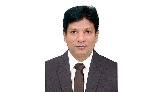 চট্টগ্রাম কাস্টমস কমিশনার জাকির হোসেন বরখাস্ত, আরও কর্মকর্তার বিরুদ্ধে কঠোর ব্যবস্থা
