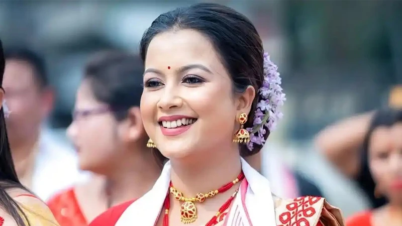 অভিনেত্রী নন্দিনী কাশ্যপ গ্রেপ্তার