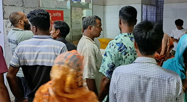 মাইক্রোবাসের ধাক্কায় ৩ মাদরাসা শিক্ষার্থী নিহত