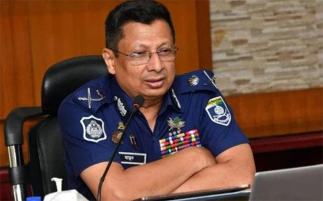 জুলাই আন্দোলনে মারণাস্ত্র ব্যবহার নিয়ে চাঞ্চল্যকর তথ্য দিলেন সাবেক আইজিপি