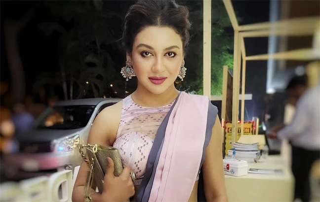 যুক্তরাষ্ট্র ও কানাডায় নতুন রেকর্ড গড়ল জয়ার সিনেমা
