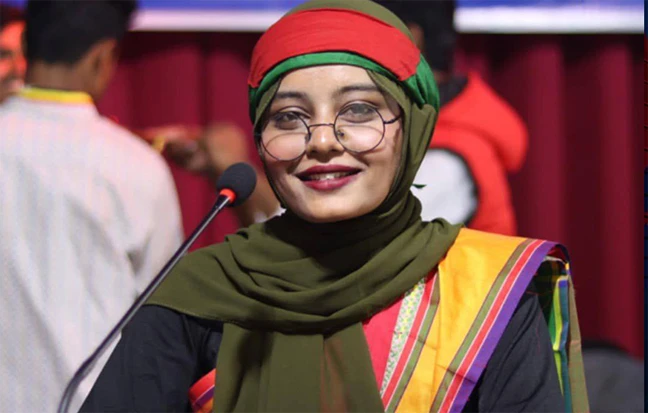 ‘মেয়েদের নিয়ে নোংরামি থামানোর’ আহ্বান জানিয়ে রাজনীতি ছাড়লেন বৈষম্যবিরোধী নেত্রী (ভিডিও)