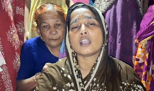 সব আসামি গ্রেপ্তার না হলে খাবার মুখে নেব না: ‘মব’ করে পিটুনিতে নিহত মাহিনের মা