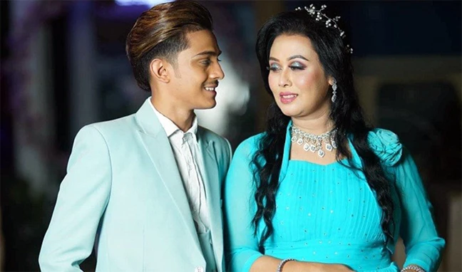 প্রেম, দ্বন্দ্ব আর অস্বীকার— মামুনের সঙ্গে বয়সের পার্থক্য কত জানালেন লায়লা আখতার