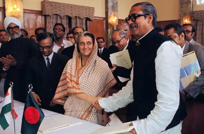শেখ মুজিব হত্যা ও হাসিনার পতনের পর ভারতের প্রতিক্রিয়ায় যে ফারাক
