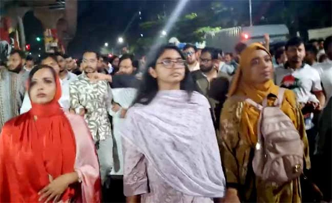 নুরের ওপর হামলার প্রতিবাদে এনসিপির বিক্ষোভ (ভিডিও)