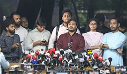 প্রধান উপদেষ্টার সঙ্গে বৈঠক: গণপরিষদ নির্বাচনের দাবি, জাতীয় পার্টির কার্যক্রম নিষিদ্ধের পক্ষে এনসিপি