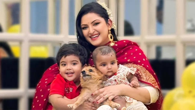 দত্তক কন্যাকে ফিরিয়ে দেওয়া নিয়ে মুখ খুললেন পরীমনি