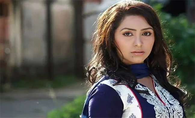 ইনবক্সে অশ্লীল মেসেজ, স্ক্রিনশট ফাঁস করলেন প্রসূন আজাদ