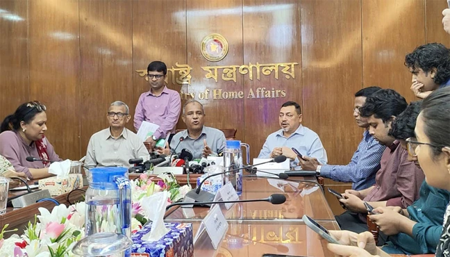 নির্বাচনের আগে লটারির মাধ্যমে পুলিশ প্রশাসনে রদবদল হবে:  স্বরাষ্ট্র উপদেষ্টা