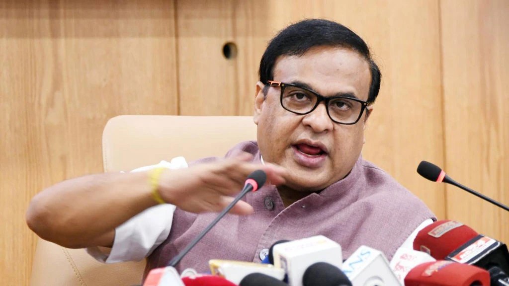 বাংলাদেশ সীমান্তবর্তী এলাকার বাসিন্দাদের বন্দুক ব্যবহারের অনুমতি দেবে আসাম