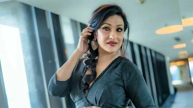 ‘বাবা চাইতেন না আমি নায়িকা হই’