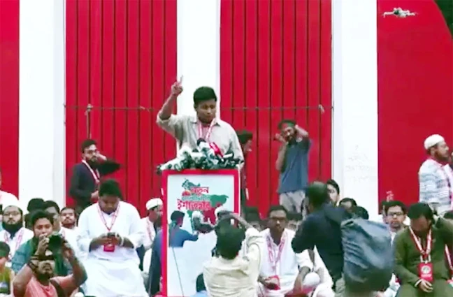কোনো হুমকি-ধমকিতে আমরা পিছিয়ে যাব না : হাসনাত আবদুল্লাহ