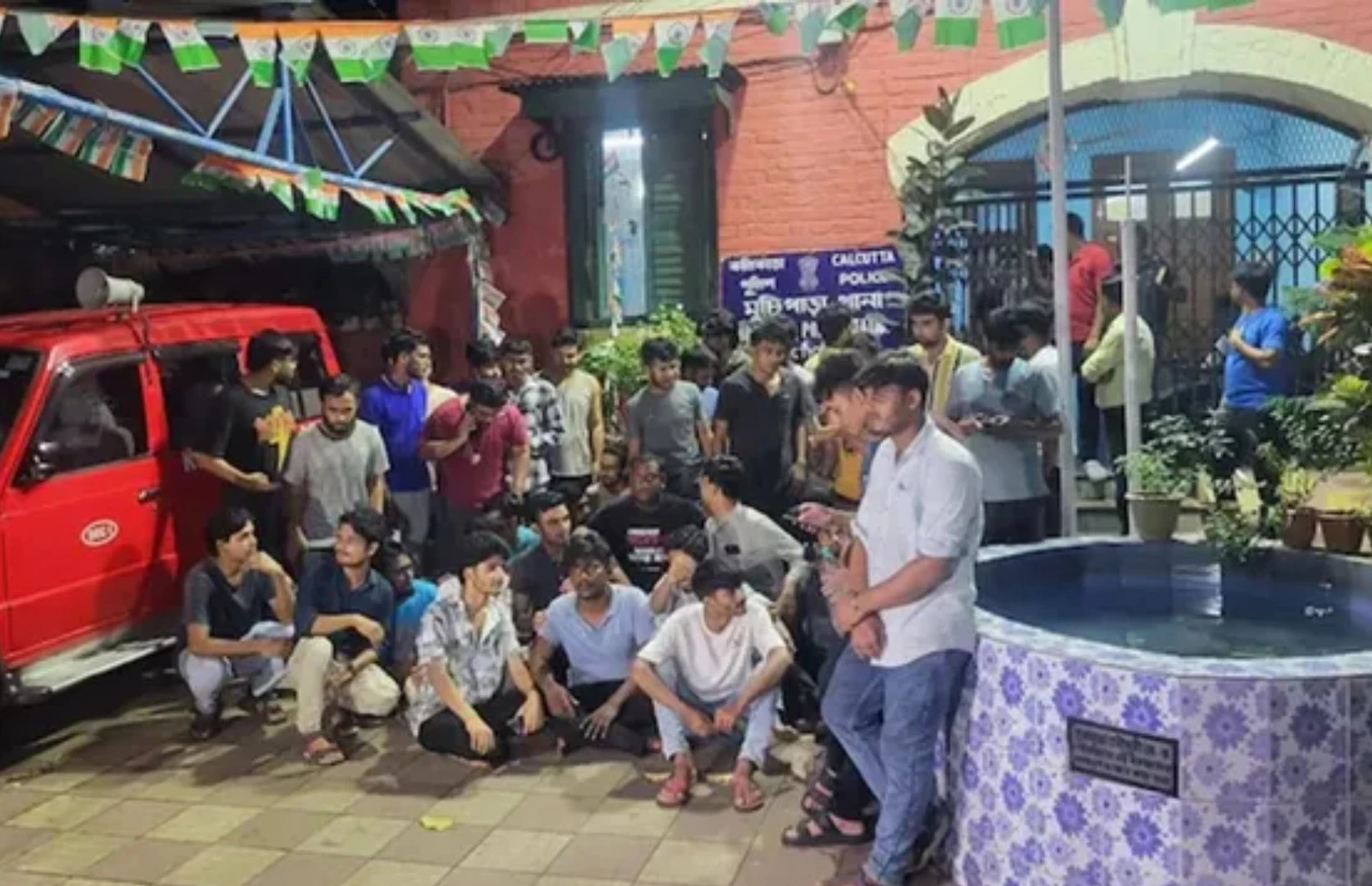 কলকাতায় ‘বাংলাদেশি’ বলে বিশ্ববিদ্যালয় শিক্ষার্থীদের বেধড়ক পিটুনি