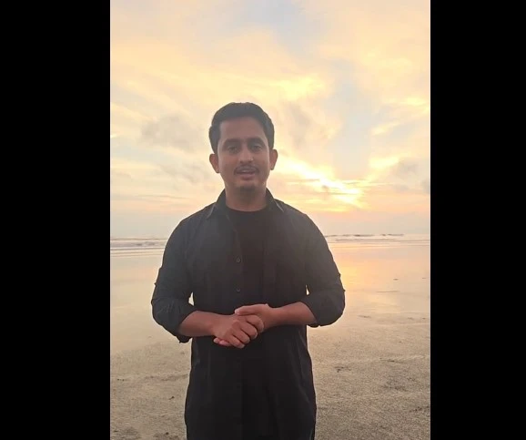 কক্সবাজারের সমুদ্র সৈকত থেকে যে বার্তা দিলেন সারজিস