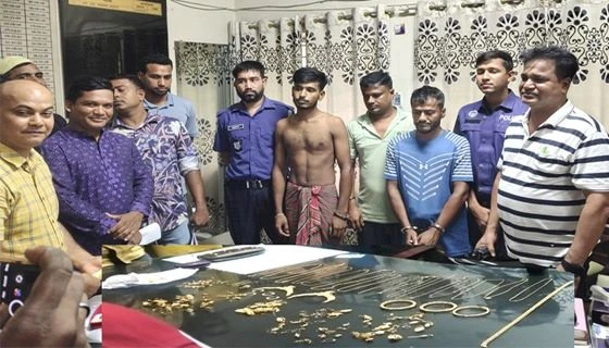 চিতলমারীতে সিন্দুক কেটে ৩৪ ভরি স্বর্ণ চুরি: আওয়ামী লীগ নেতার ভাইপোসহ গ্রেফতার ৩, উদ্ধার স্বর্ণ ও ড্রিল মেশিন