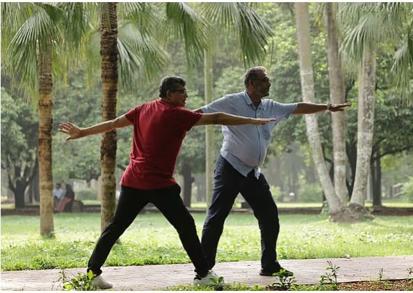 বয়স্কদের শক্তি বাড়ানোর ব্যায়াম কি নিরাপদ? ৬টি মিথ ও সত্য জানুন