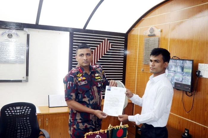 ফেলানী হত্যার এক যুগ পর-ছোট ভাইয়ের বিজিবিতে যোগদান