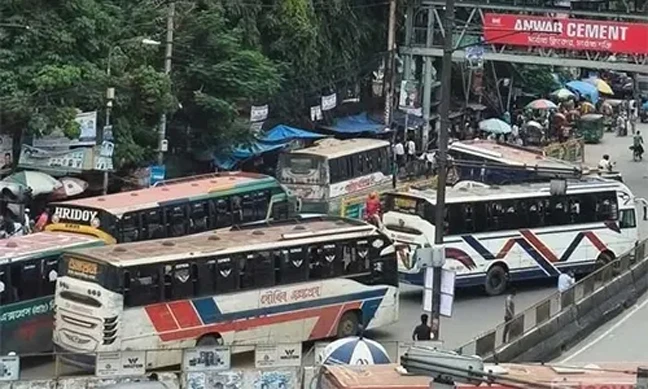 মহাখালীতে সড়ক অবরোধ পরিবহন শ্রমিকদের, তীব্র যানজট