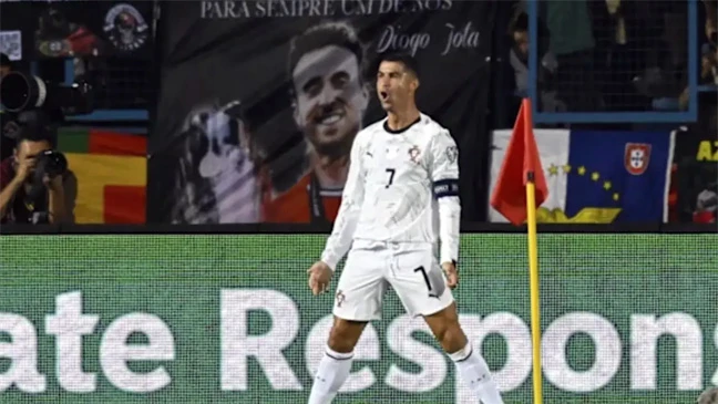 রোনালদোর জোড়া গোলের ম্যাচে পর্তুগালের গোল উৎসব