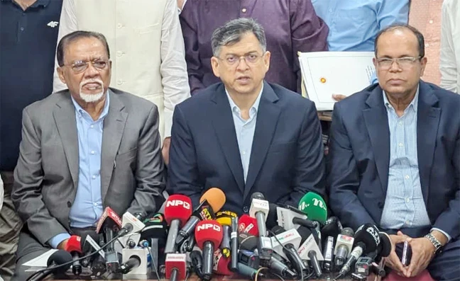 জটিল পর্যায়ে নেওয়া হচ্ছে জুলাই সনদ বাস্তবায়ন প্রক্রিয়া : সালাহউদ্দিন আহমেদ