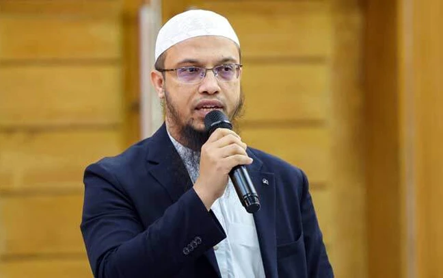 ডাকসু নির্বাচন : যাকে ভোট দিতে বলছেন শায়খ আহমাদুল্লাহ