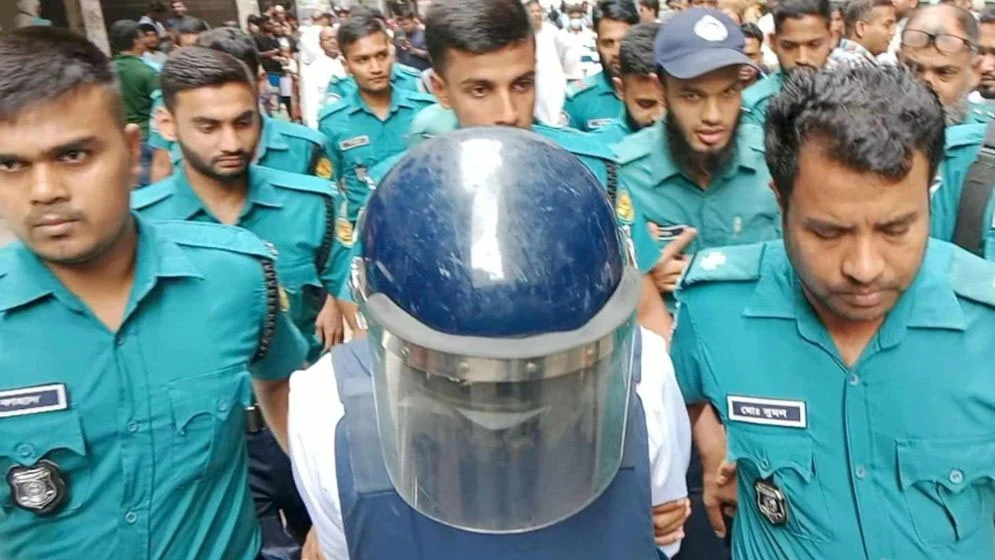 মন্ত্রীপাড়া থেকে গ্রেফতার সেই বাংলাদেশি বংশোদ্ভূতমার্কিন নাগরিক এনায়েত রিমান্ডে