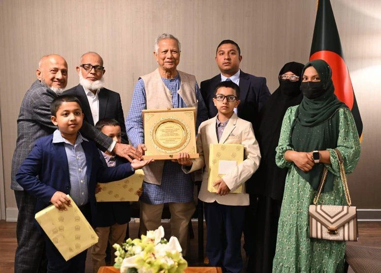 নিউইয়র্কের পুলিশ কর্মকর্তা দিদারুলের পরিবারের সঙ্গে সাক্ষাৎ করলেন প্রধান উপদেষ্টা