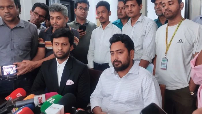 ট্রাইব্যুনালে নাহিদ ইসলাম: ড. ইউনূসকে সরকারপ্রধানের প্রস্তাব, মিডিয়া নিয়ন্ত্রণের সমালোচনা