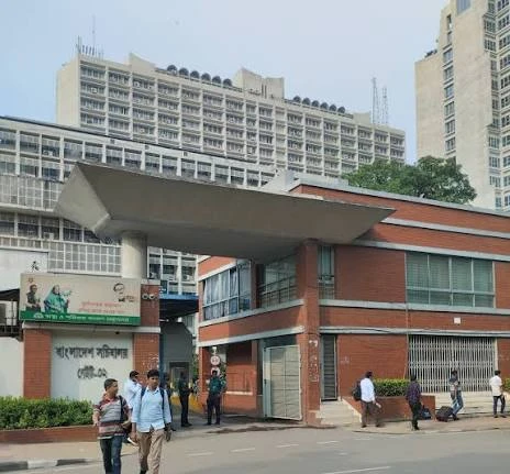 এই সরকারও পুরোনো পথে, প্রশাসনে পদ ছাড়াই পদোন্নতি