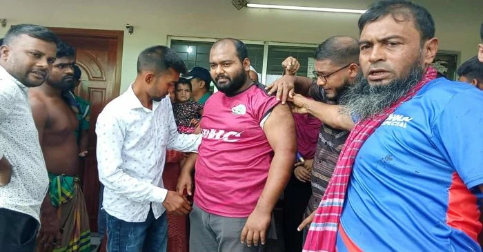 রাজশাহীতে মেডিকেল শিক্ষার্থী ও কিশোরীকে নির্যাতন, সাবেক চেয়ারম্যানের ৩ সন্তান আটক
