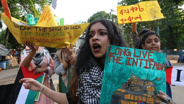 ‘নীরব কিন্তু উদাসীন নয়’: কেন ভারতের জেন-জি তরুণরা রাস্তায় নামছে না