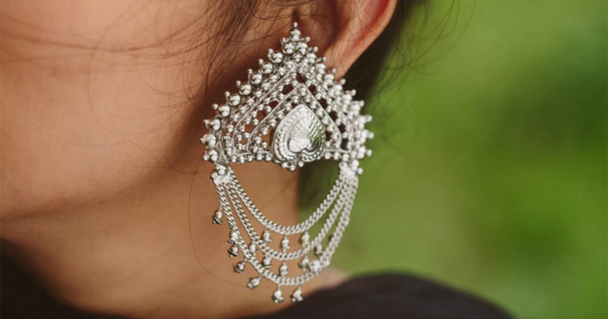 দেশের বাজারে বাড়ানো হয়েছে রুপার দামও, ভরি এখন ৫ হাজার ৭১৫ টাকা